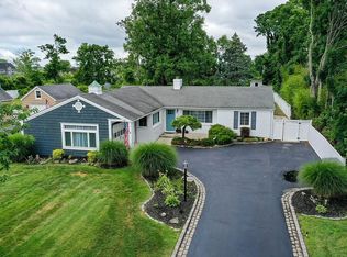 102 Awixa Ave, Bay Shore, NY 11706