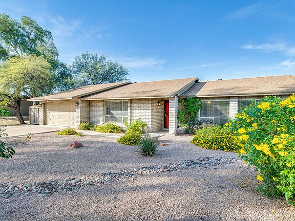 3rd image of 1034 E Village Circle Dr N