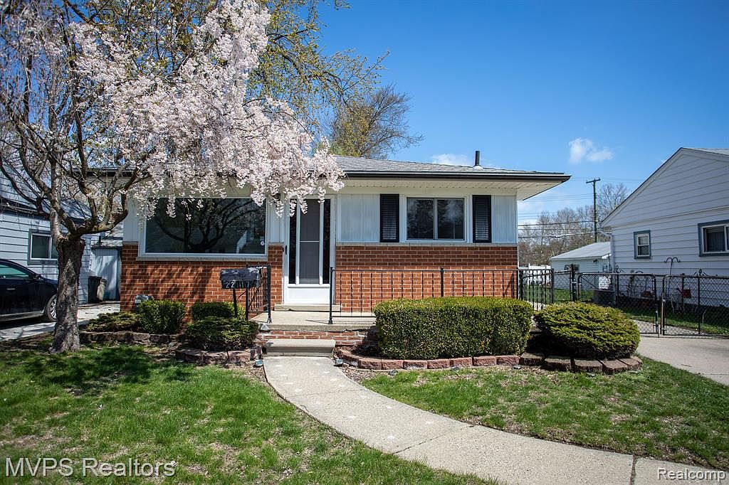 22117 Lange St, Saint Clair Shores, MI 48080 Zillow