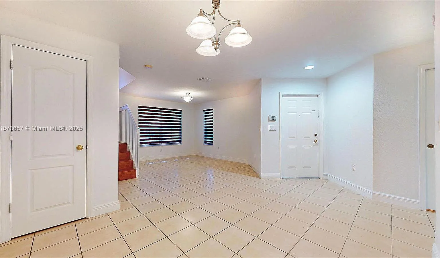 3 bed, 1235 sqft, $3,000 — Photo 3