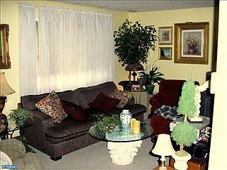 2nd image of 61 Oak Ave
