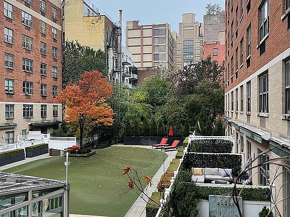 5th image of 516 W 47th St APT N2k