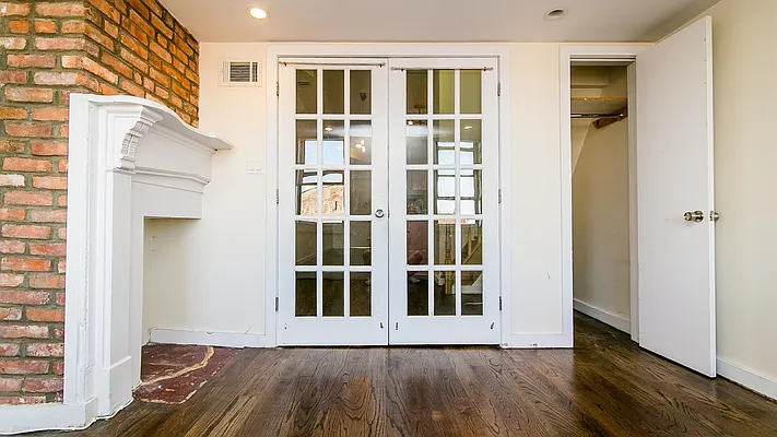 Rented by Nooklyn NYC LLC | media 11