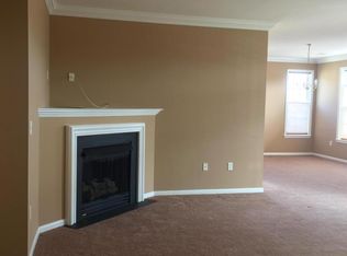 655 Saint Andrews Pl, Englishtown, NJ 07726
