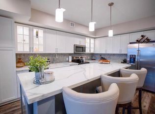 ICON on Main - Royal Oak, MI, Royal Oak, MI 48067