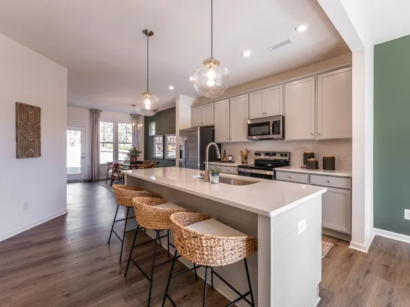 1408 Cooper St, Sanford, NC 27330