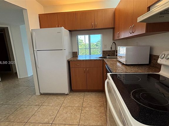 5th image of 4501 NE 21st Ave #30