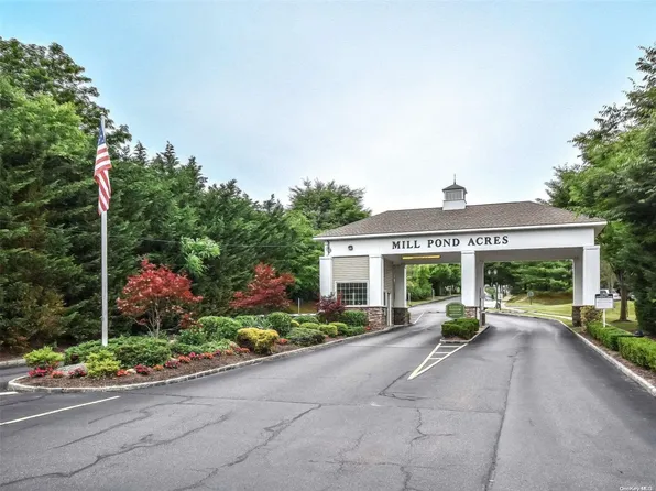 117 Pond View Drive #Lower, Port Washington, NY 11050