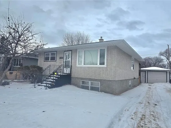422 Mullin AVENUE E, Regina, SK S4N 1C7