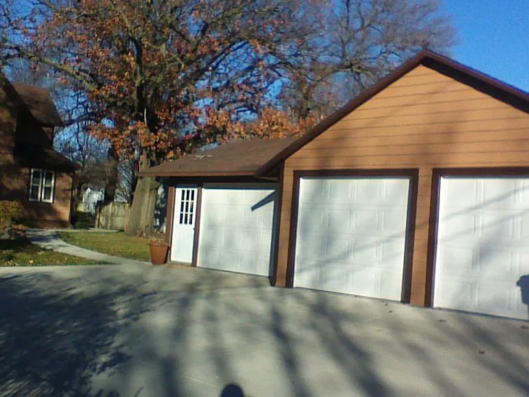 824 Clark Ave #2 — Photo 4