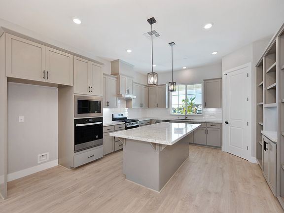 4th image of 9032 Brea Way