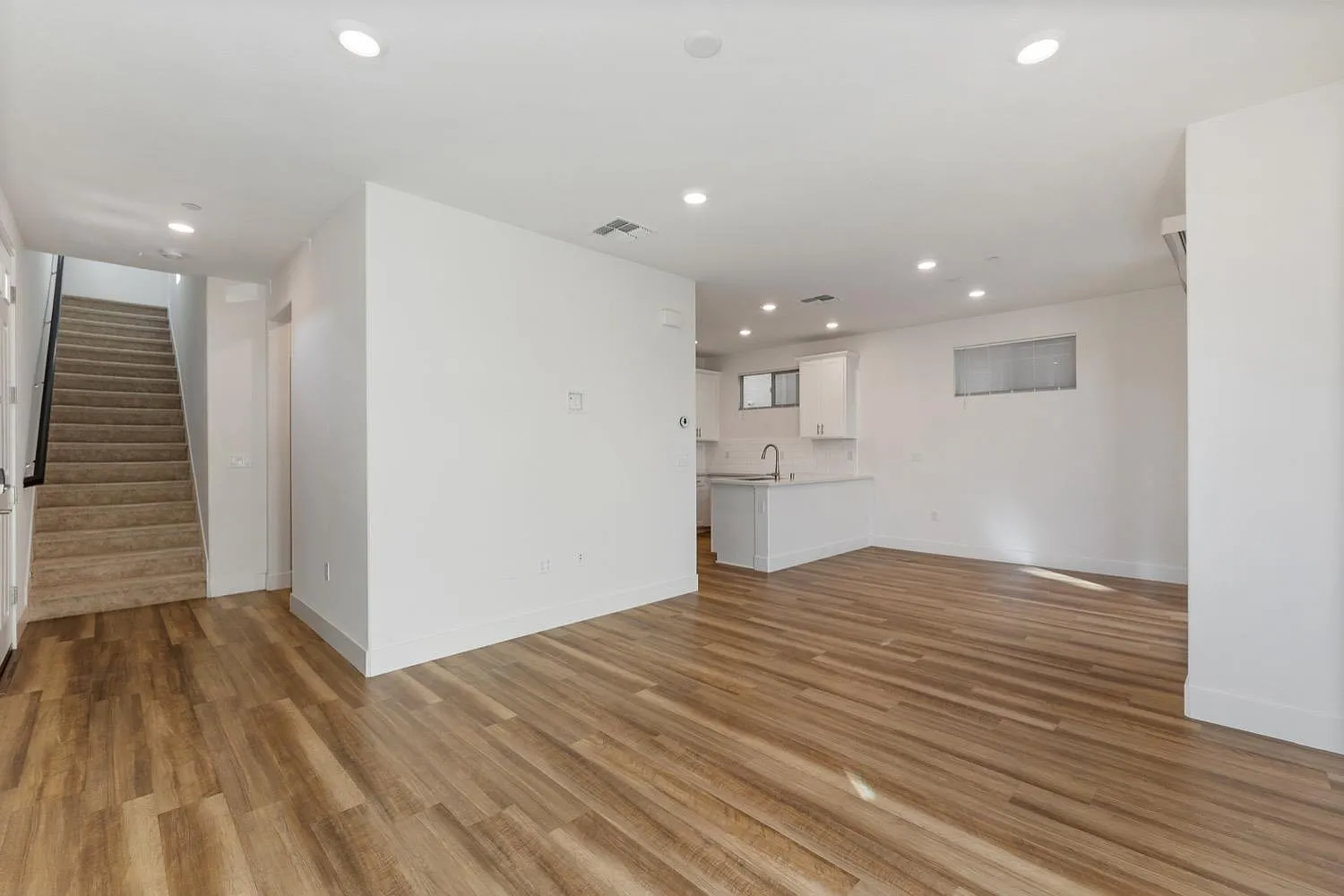 3 bed, 2.5 bath, 1632 sqft, $2,700 — Photo 4