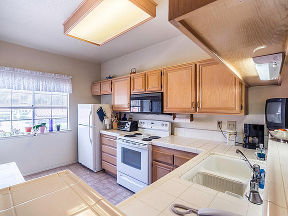 5th image of 5792 Oak Bend Ln Unit 104