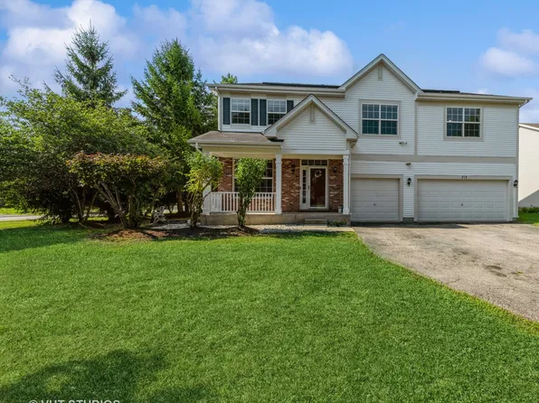 715 W Jonathan Dr, Round Lake, IL 60073