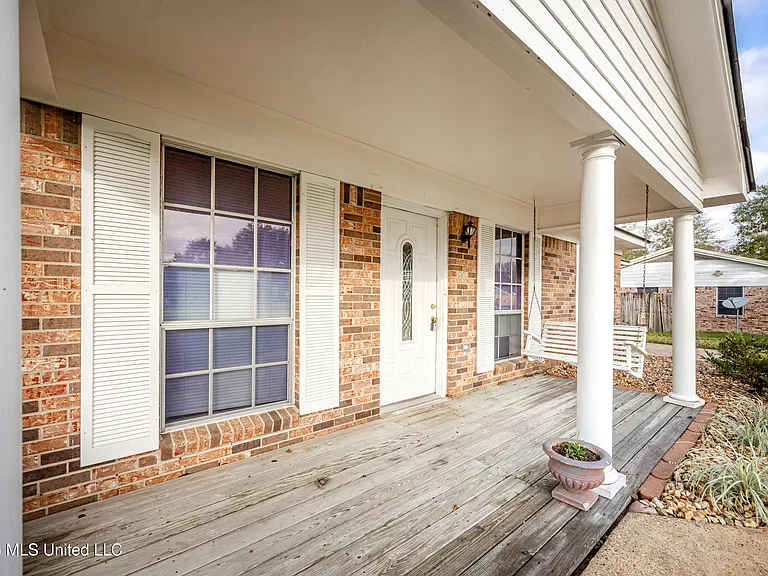 1213 King Henry Dr — Photo 6
