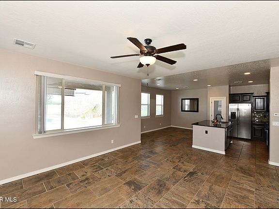 4th image of 217 S South Stoneside Dr