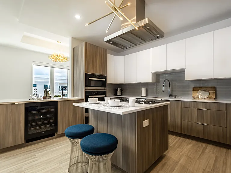 15 Avalon St #803 — Photo 9