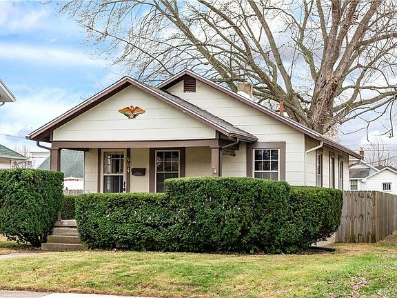 2nd image of 904 Highridge Ave