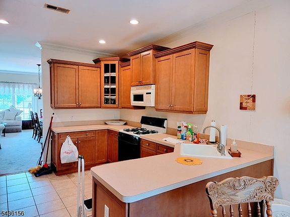 3rd image of 40 Schmidt Cir