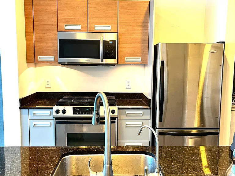 300 Berry St #303 — Photo 8