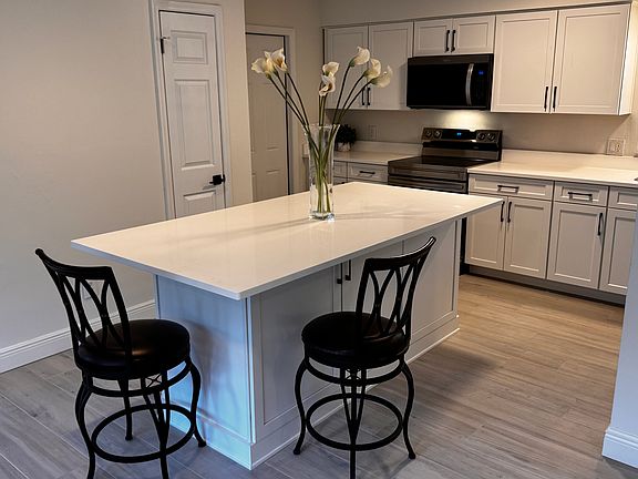 3rd image of 7450 Wayland Blvd