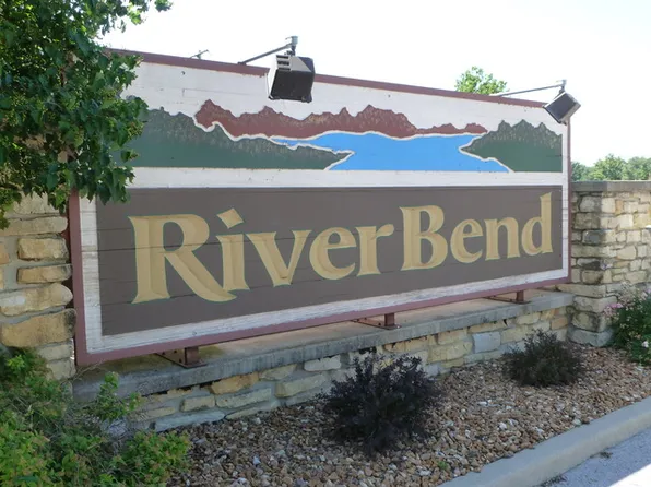 3169 Sun Valley Dr, Kankakee, IL 60901