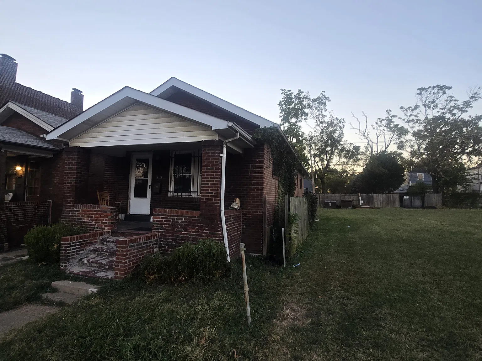 2 bed, 912 sqft, $750 — Photo 1