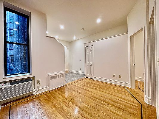 5th image of 366 Broome St APT 12