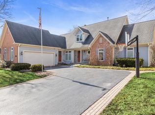 368 Old Wood Ct, Vernon Hills, IL