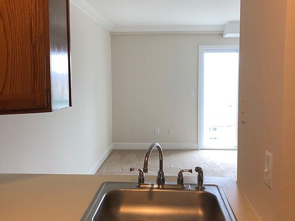 4th image of 16 Lake Ave APT 29