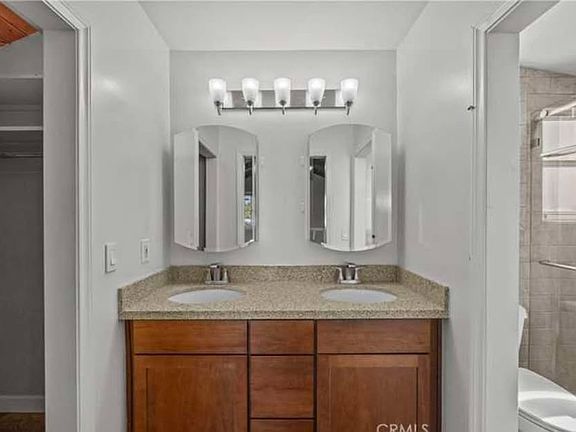 Bath room for master upstairs