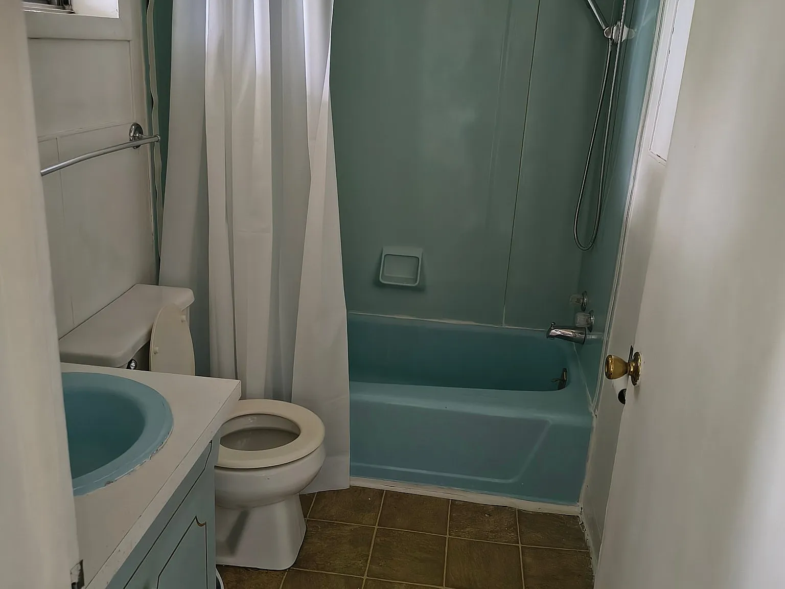 One bedroom — Photo 2
