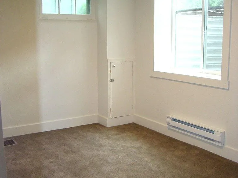 645 S Whitcomb St #B — Photo 9