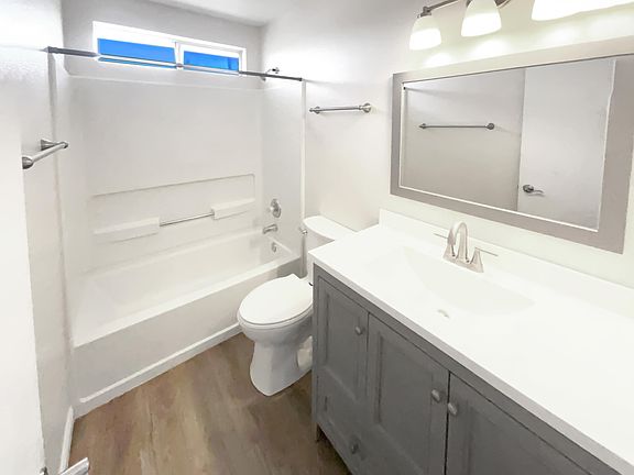 4th image of 10352 Flagstaff Dr NW