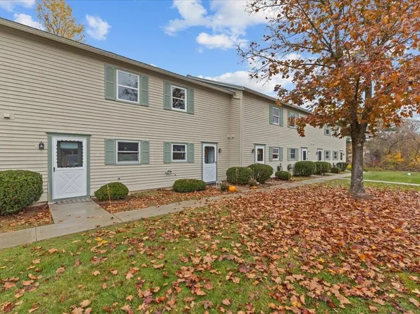 29 Densmore Drive, Essex Junction, VT 05452