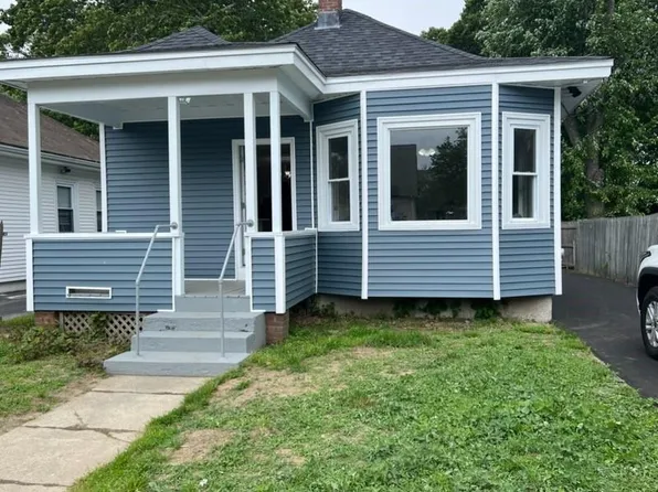 297-299 Harrington Ave, Warwick, RI 02888