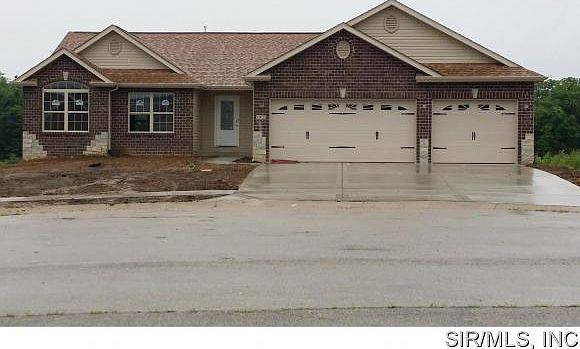 1st image of 1925 Crimson Oak Dr