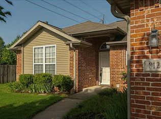 812 SW Navajo Dr, Bentonville, AR 72712