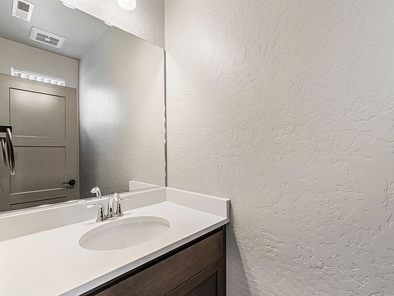 5th image of 1566 N 13th St #1606