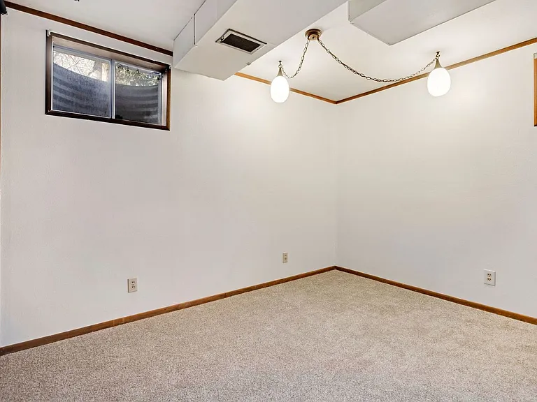 404 Cornell Ave — Photo 21