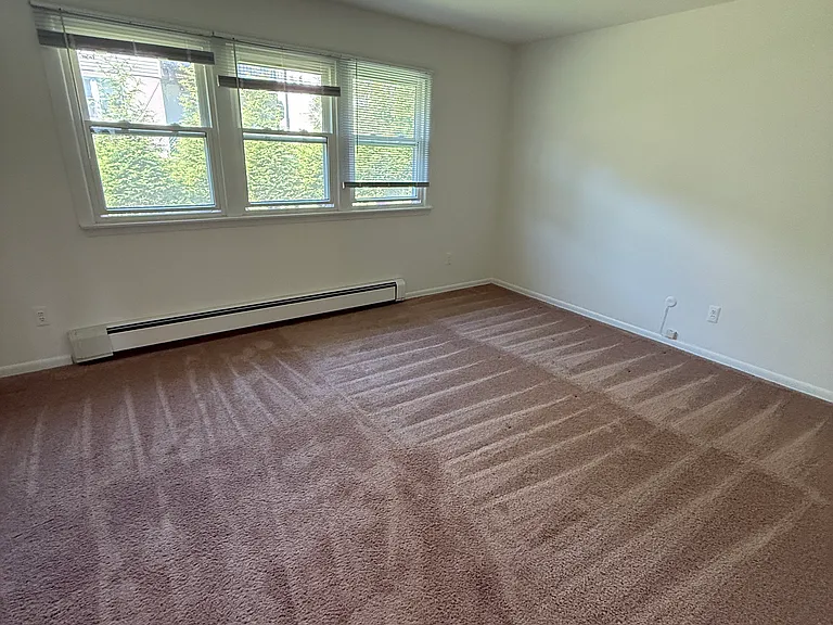 1276 River Rd #2 — Photo 8