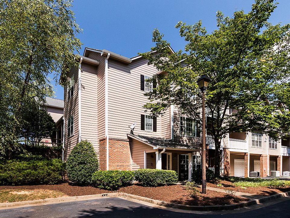 1st image of 212 Vinings Forest Cir SE
