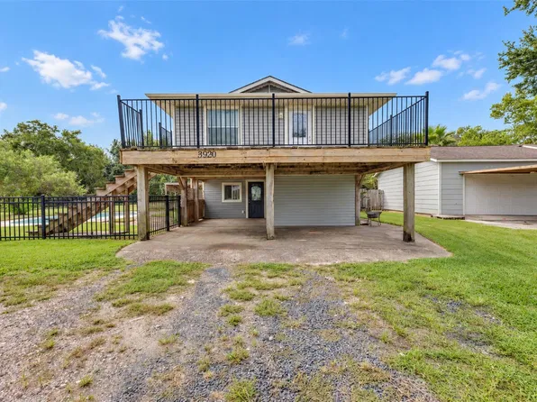 3920 Stewart Rd, Kemah, TX 77565