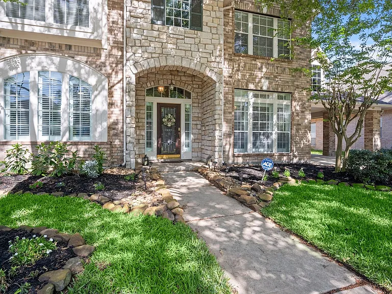 4218 Leaflock Ln — Photo 2