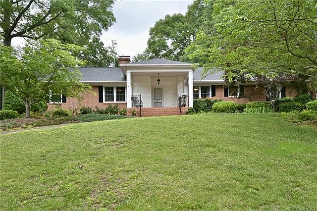 1st image of 2564 Fairfax Dr