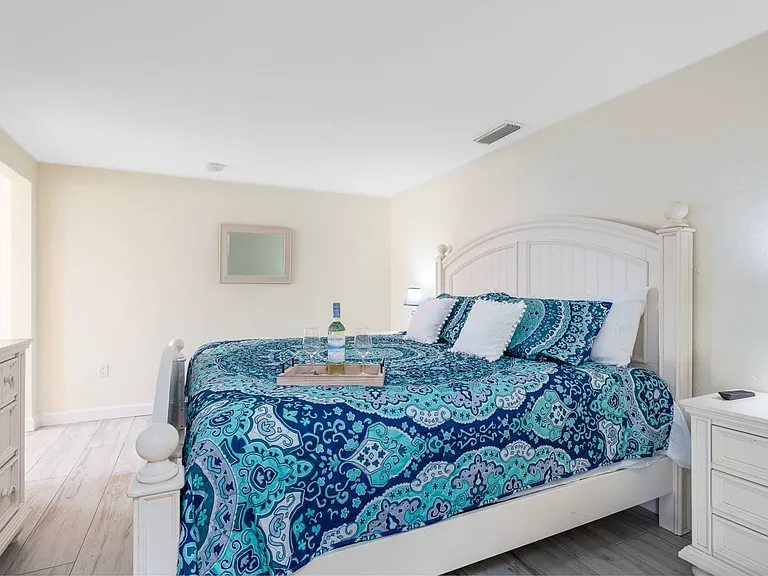 6836 Roxbury Dr — Photo 19