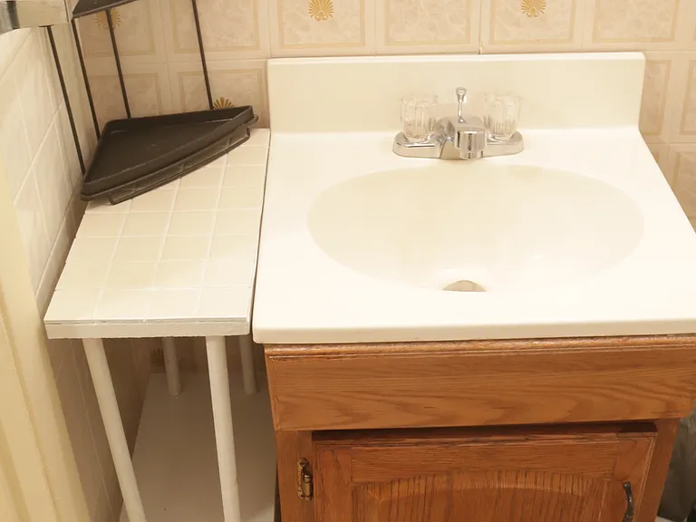 320 N Sherman Ave #1 — Photo 15