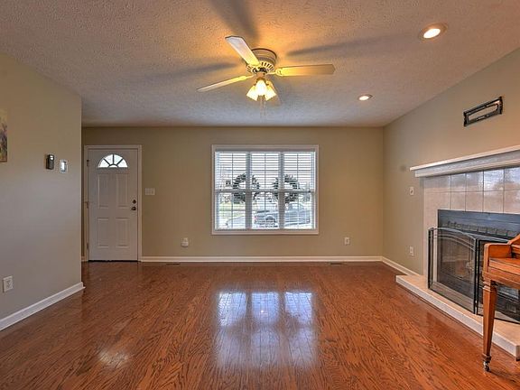 4th image of 106 Daniels Way