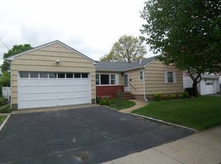 340 N Wisconsin Ave, Massapequa, NY 11758