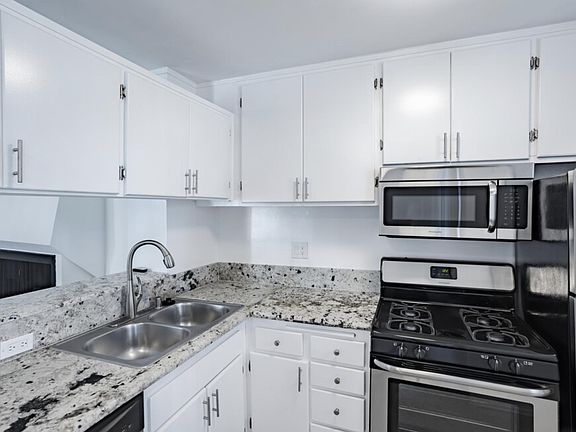 3rd image of 11730 W Sunset Blvd #Nkpgghhqq